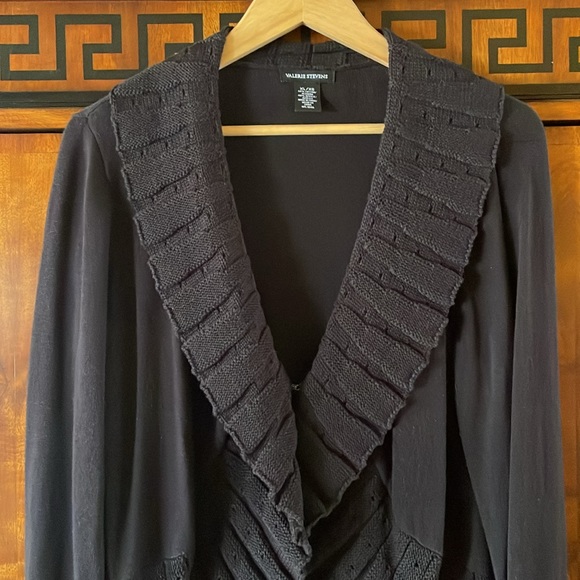 Valerie Stevens Size XL/XG color black single clasp V-neck cardigan - Picture 2 of 9